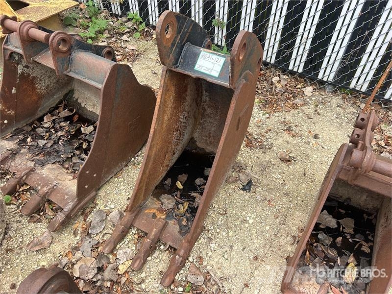 CAT 12 in Backhoe Loader Bucket Skovle
