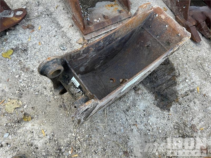 CAT 12 in Cleanup 12 In. Excavator Bucket Buckets