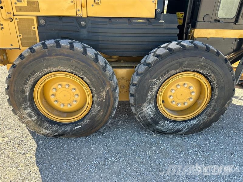 CAT 140 Motor Grader Greideri