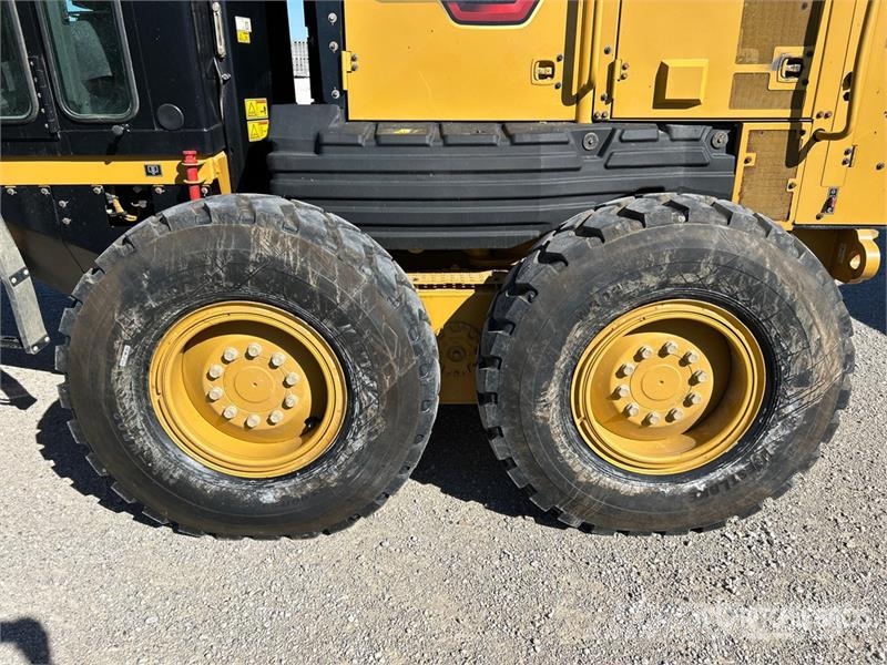 CAT 140 Motor Grader Greideri