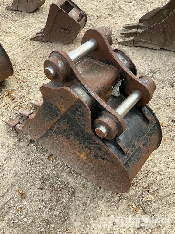 CAT 16 in Excavator Bucket - Fits Cat 304 Baldes