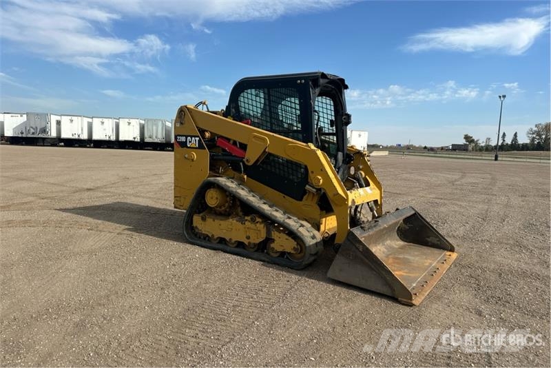 CAT 239D Skid steer mini nakladalci