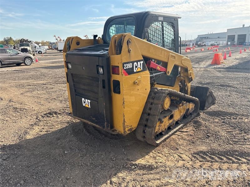 CAT 239D لوادر انزلاقية التوجيه