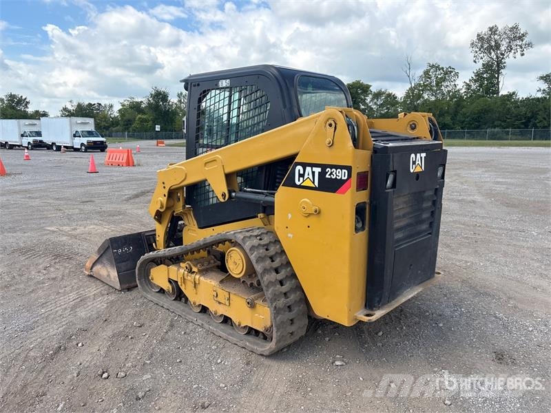 CAT 239D Ładowarki burtowe