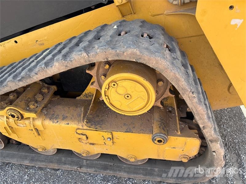 CAT 239D Ładowarki burtowe