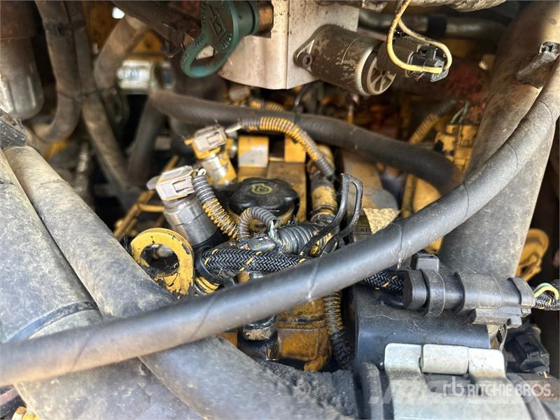 CAT 239D Skid steer mini nakladalci