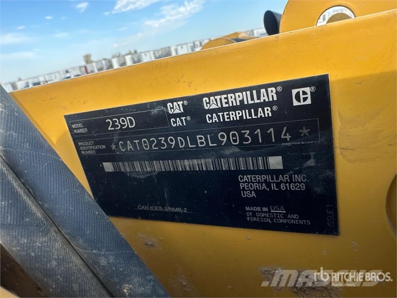 CAT 239D Skid steer mini nakladalci