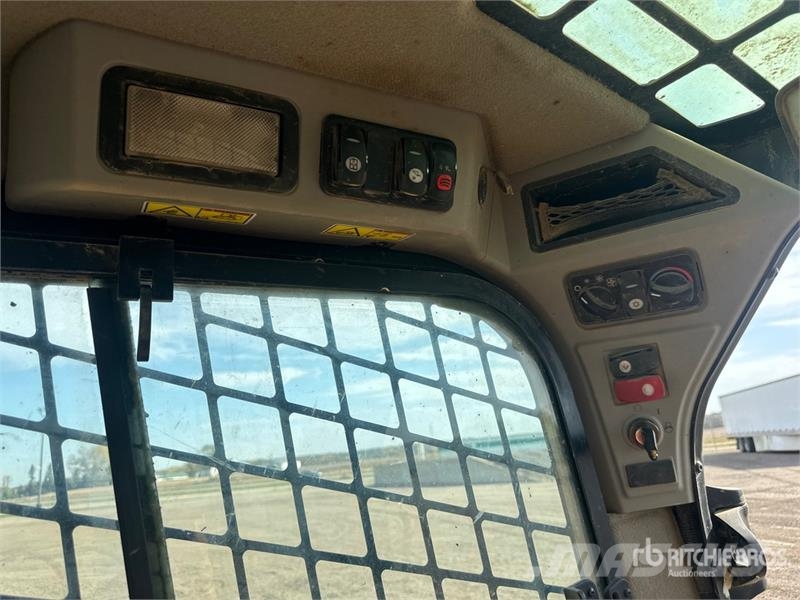 CAT 239D Skid steer mini nakladalci