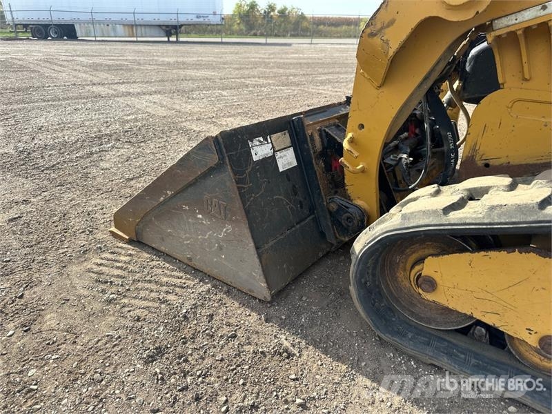 CAT 239D Skid steer mini nakladalci