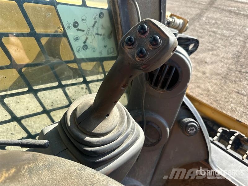CAT 239D Skid steer mini nakladalci
