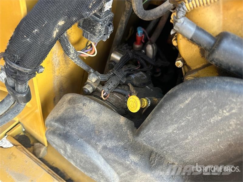 CAT 239D Skid steer mini nakladalci