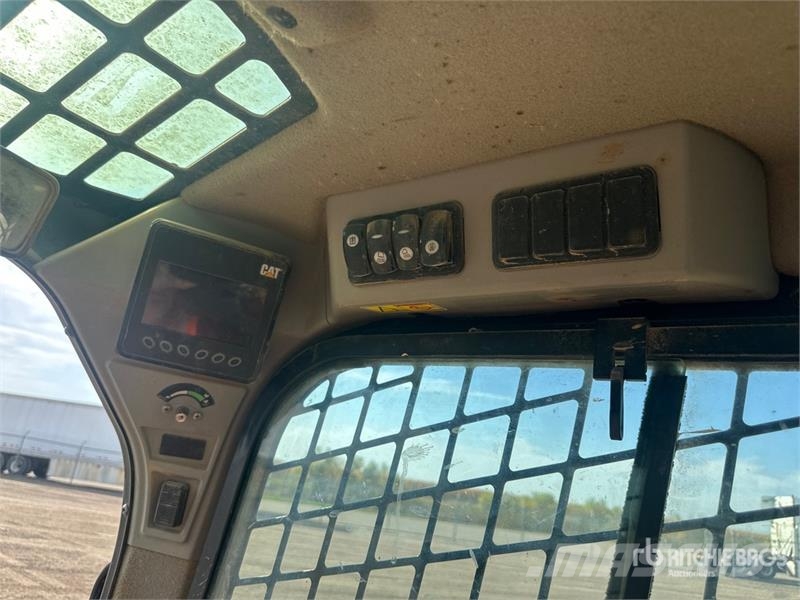 CAT 239D Skid steer mini nakladalci