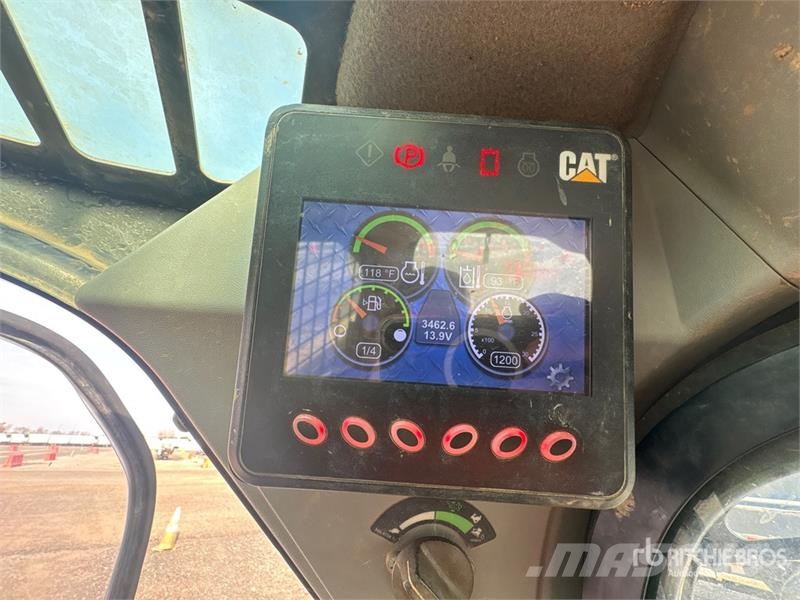 CAT 239D لوادر انزلاقية التوجيه