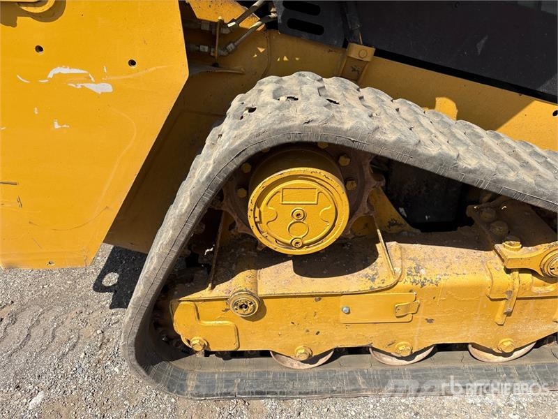 CAT 239D Ładowarki burtowe