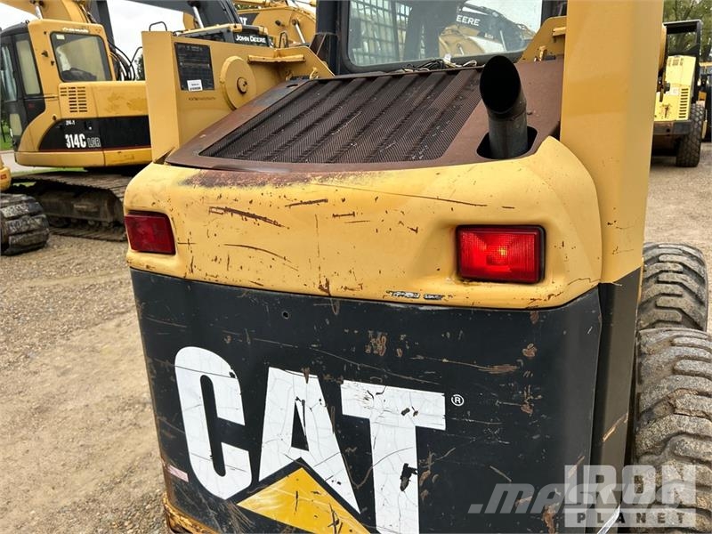 CAT 246 Chargeuse compacte