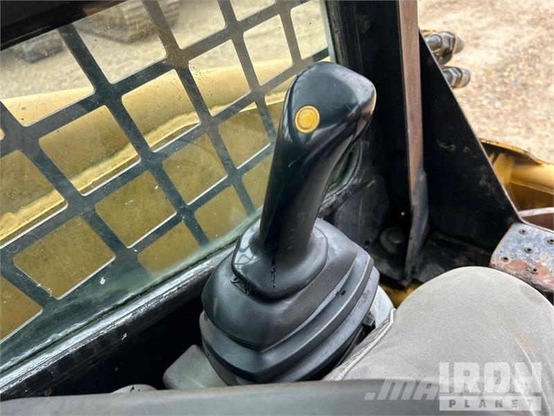 CAT 246 Chargeuse compacte