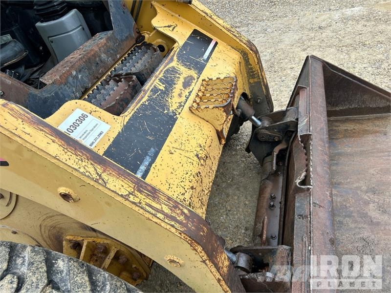 CAT 246 Chargeuse compacte