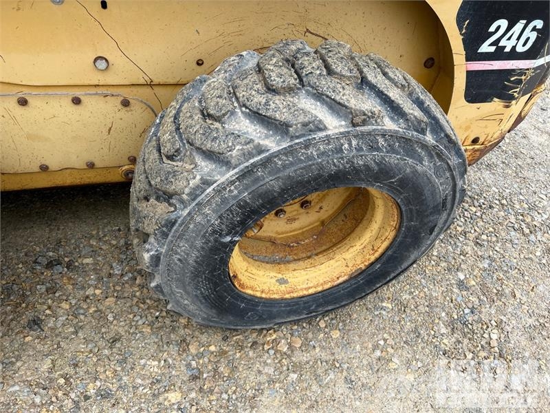 CAT 246 Chargeuse compacte