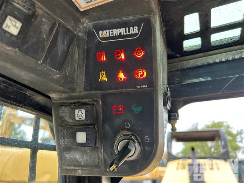 CAT 246 Chargeuse compacte