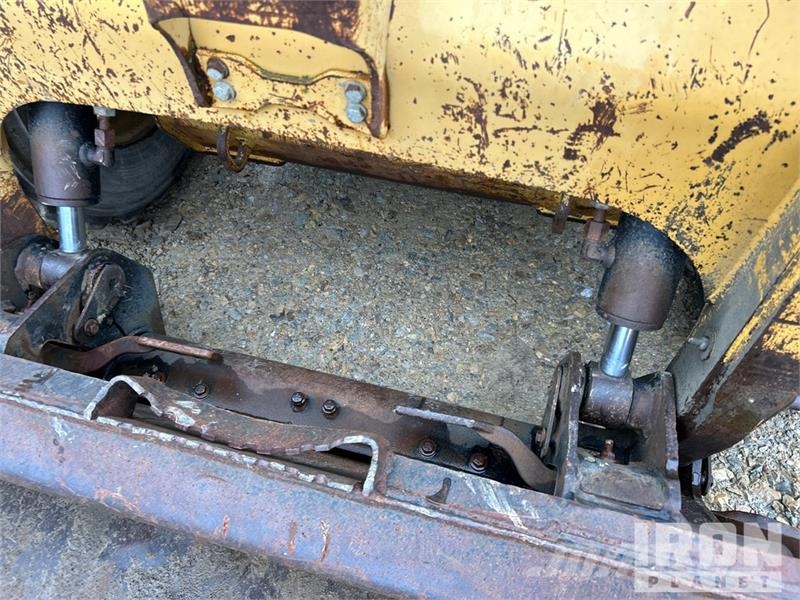 CAT 246 Chargeuse compacte
