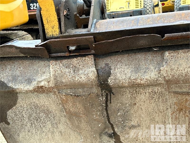 CAT 246 Chargeuse compacte