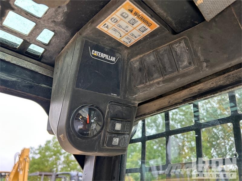 CAT 246 Chargeuse compacte