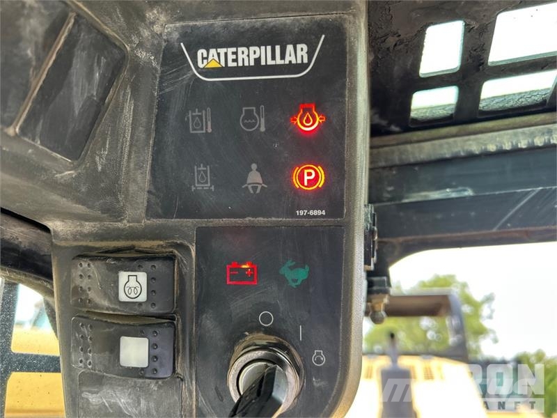 CAT 246 Chargeuse compacte