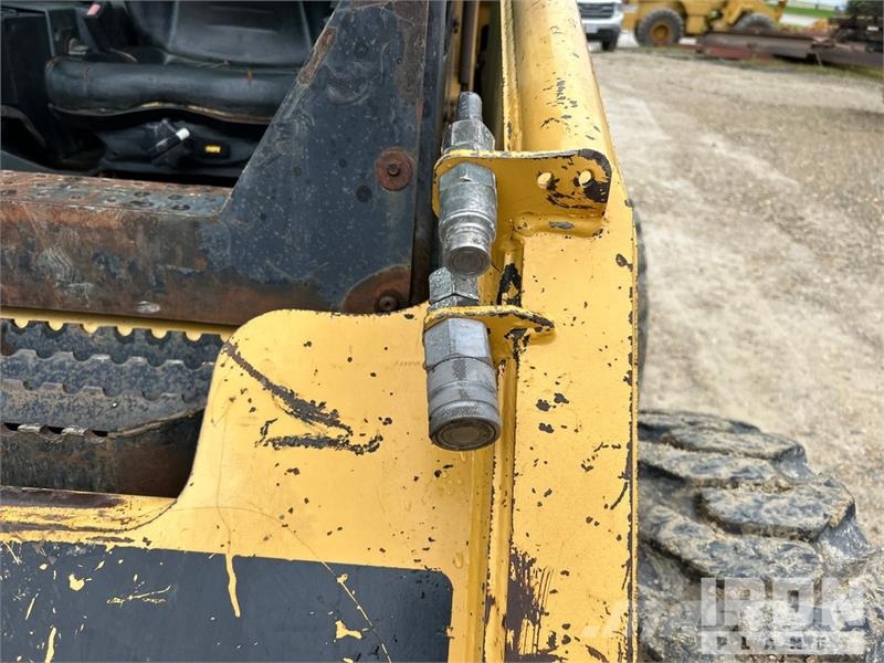 CAT 246 Chargeuse compacte