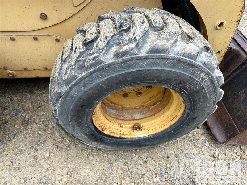 CAT 246 Chargeuse compacte