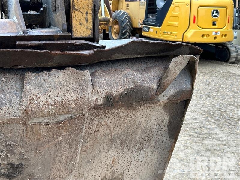 CAT 246 Chargeuse compacte