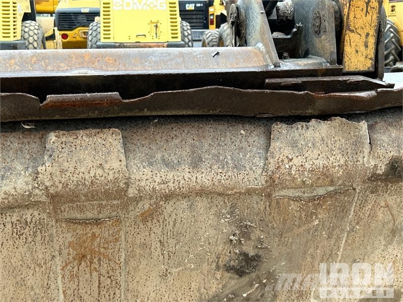 CAT 246 Chargeuse compacte