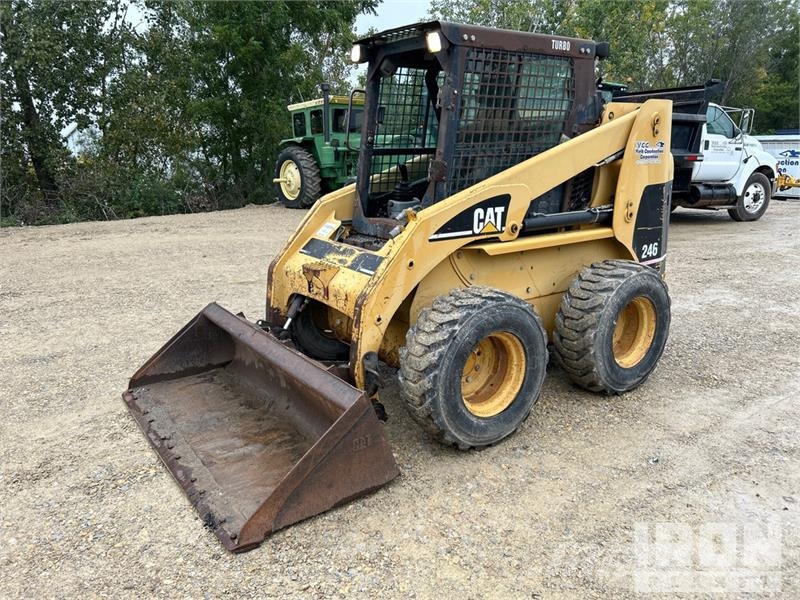 CAT 246 Chargeuse compacte