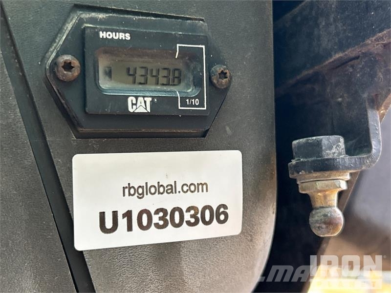 CAT 246 Chargeuse compacte