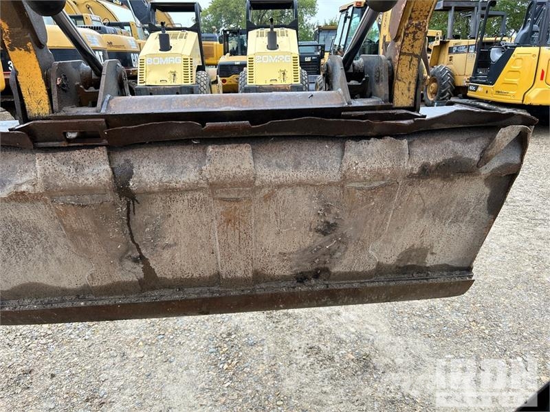 CAT 246 Chargeuse compacte