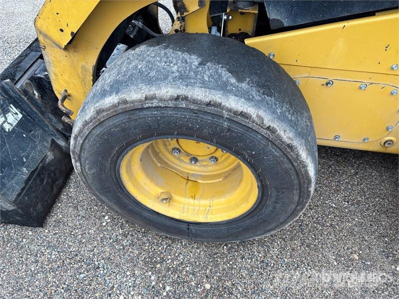 CAT 246D3 Two-Speed High Flow XPS Skid Steer Loader Skid steer mini nakladalci