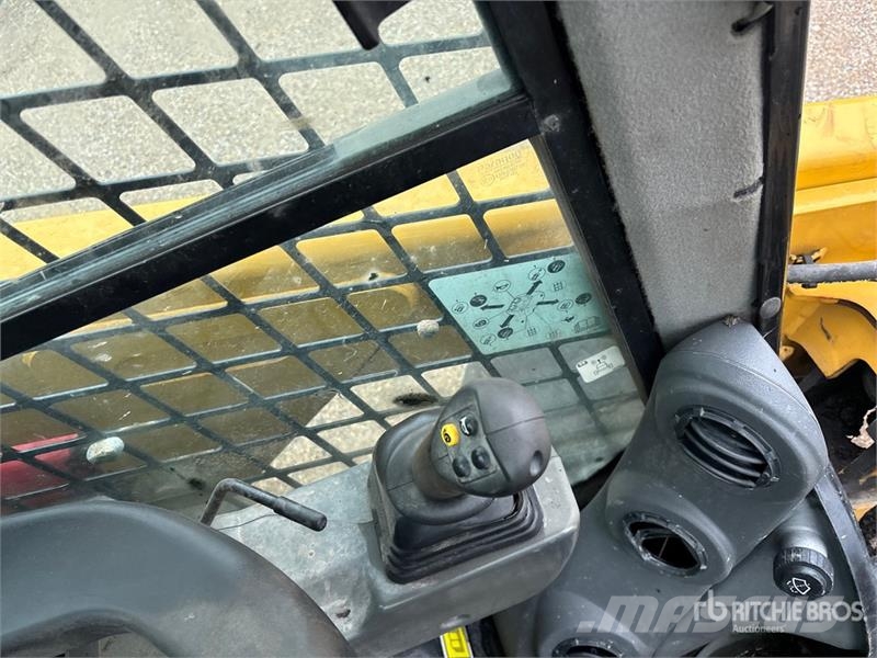 CAT 246D3 Two-Speed High Flow XPS Skid Steer Loader Skid steer mini nakladalci