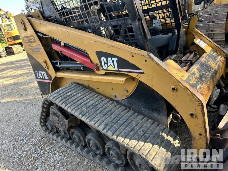 CAT 247B لوادر انزلاقية التوجيه