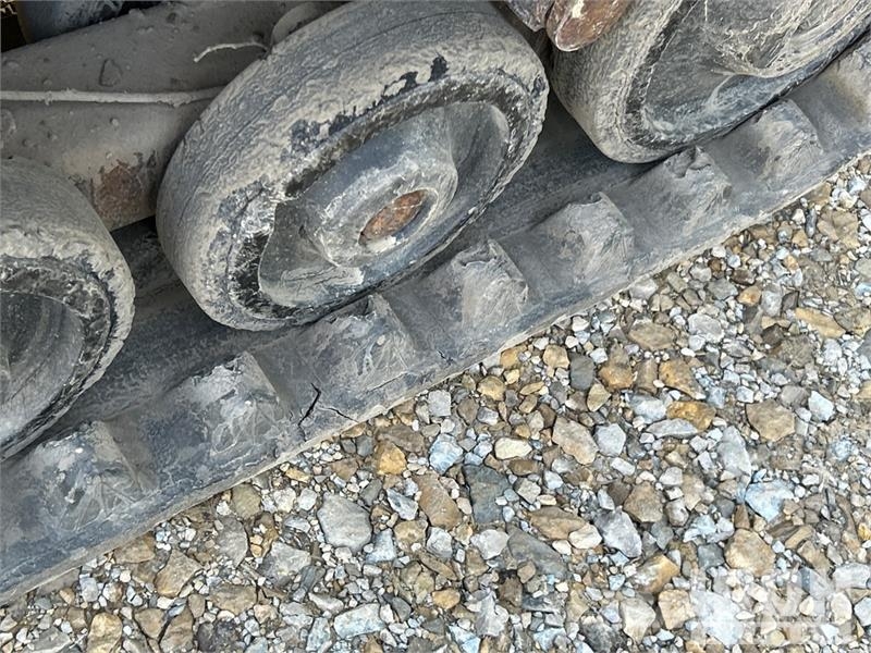 CAT 247B لوادر انزلاقية التوجيه