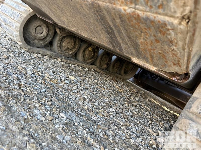 CAT 247B لوادر انزلاقية التوجيه
