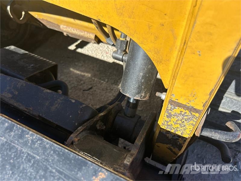 CAT 247B Series 3 Compact Track Loader Skid steer mini utovarivači