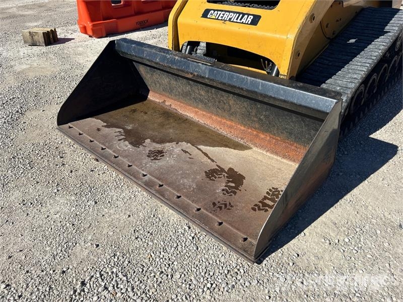 CAT 247B Series 3 Compact Track Loader Skid steer mini utovarivači