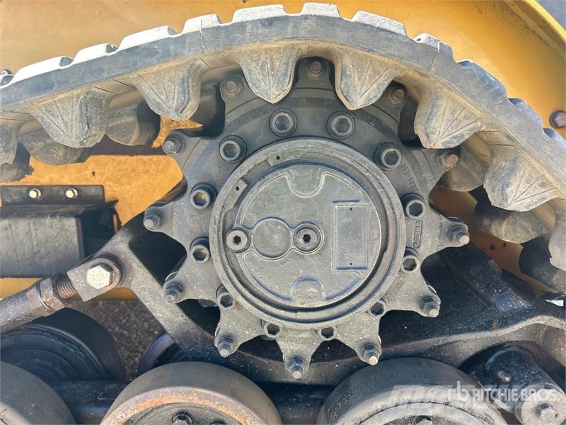 CAT 247B Series 3 Compact Track Loader Skid steer mini utovarivači