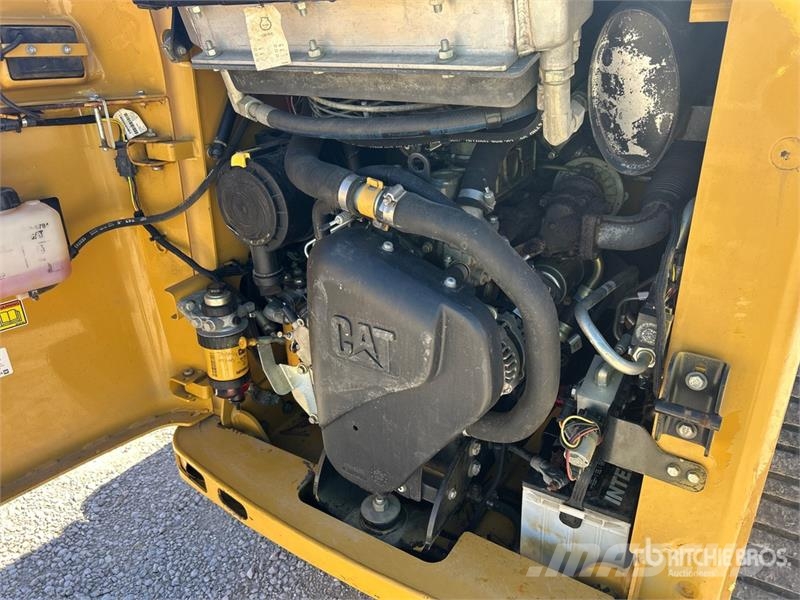 CAT 247B Series 3 Two-Speed Compact Track Loader Skid steer mini nakladalci