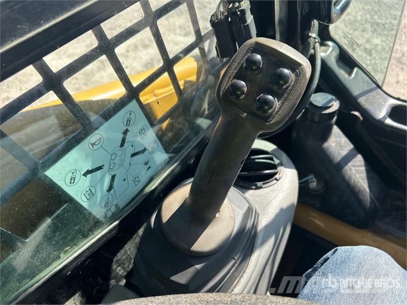 CAT 247B Series 3 Two-Speed Compact Track Loader Skid steer mini nakladalci