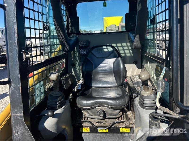 CAT 247B Series 3 Two-Speed Compact Track Loader Skid steer mini nakladalci