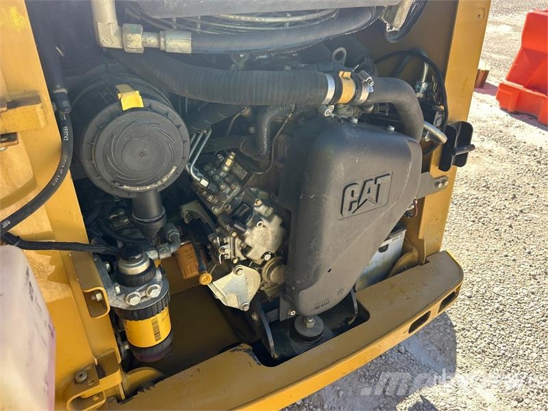 CAT 247B Series 3 Two-Speed Compact Track Loader Skid steer mini nakladalci