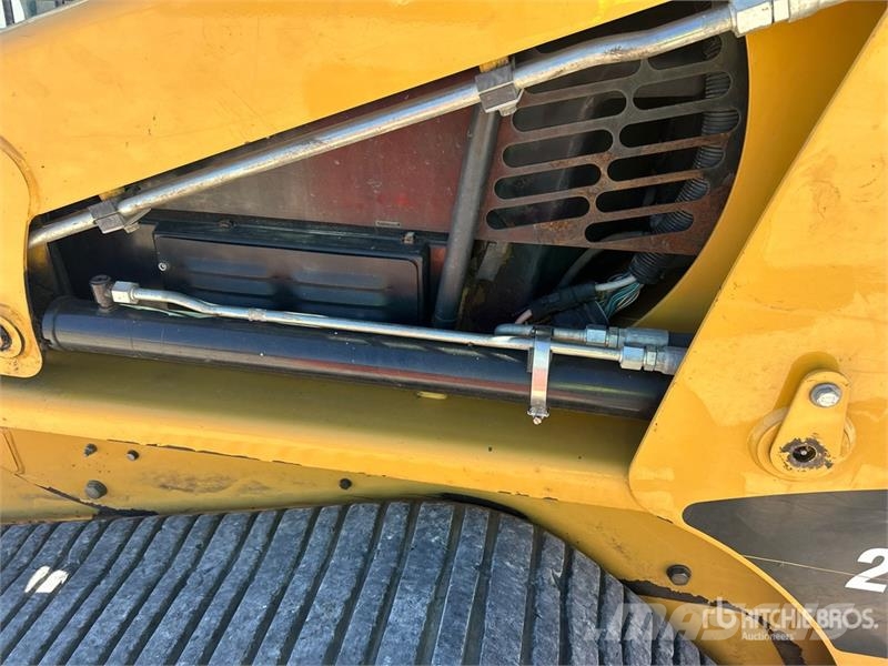 CAT 247B Series 3 Two-Speed Compact Track Loader Skid steer mini nakladalci