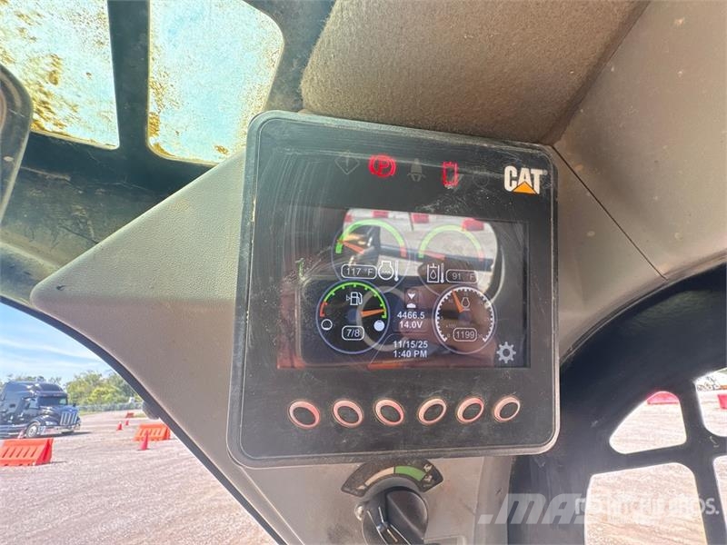 CAT 249D Skid steer mini nakladalci