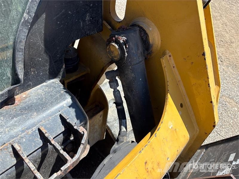 CAT 249D Мини-погрузчики
