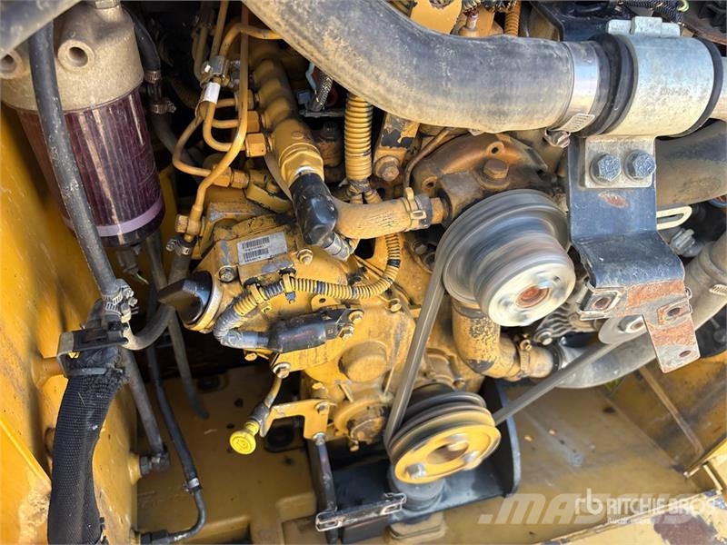 CAT 249D Skid steer mini nakladalci
